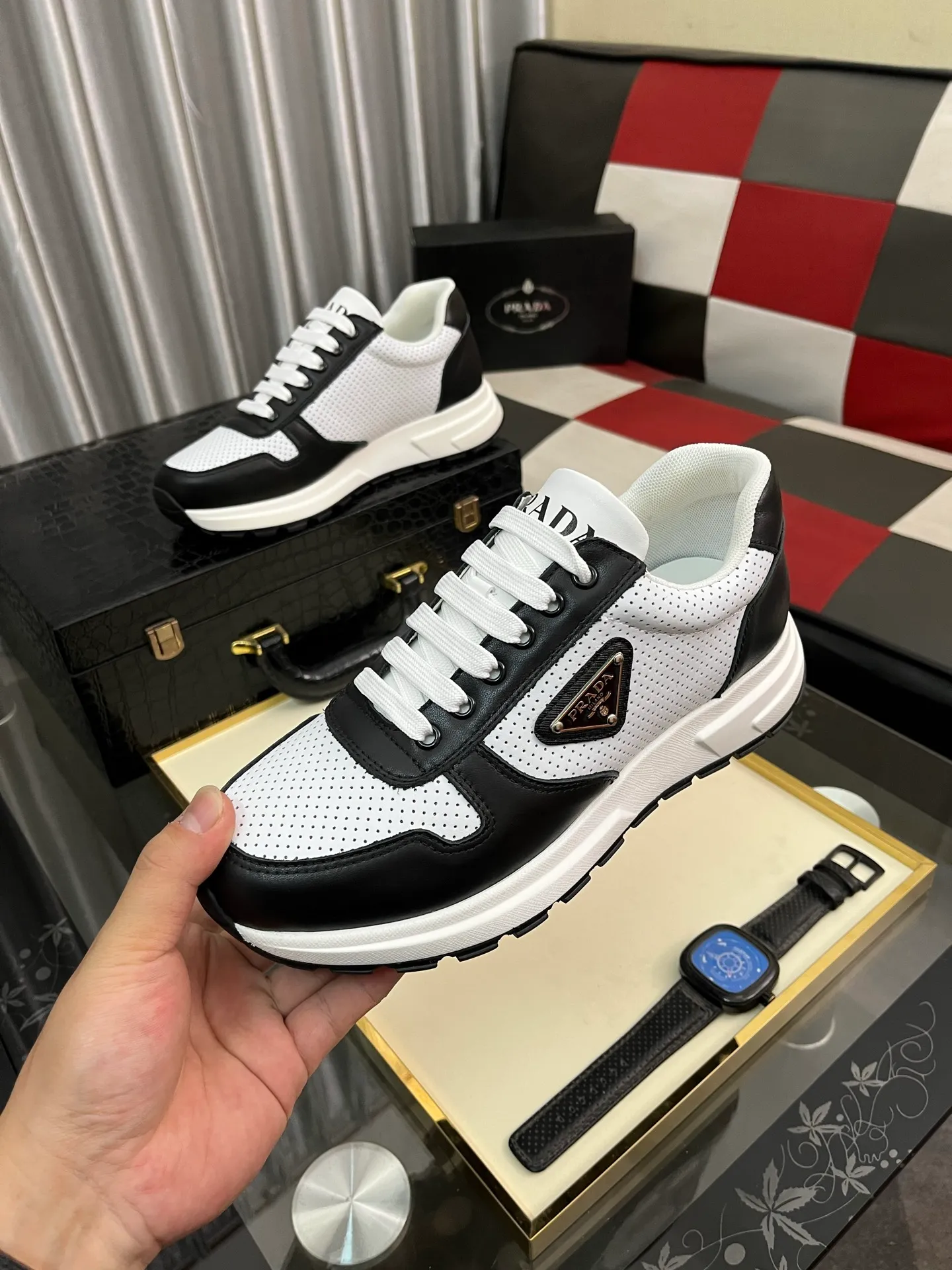 Men's shoes 💰420⌚️⌚️【PRADA】Prada - high-end quality original order 🔍🔍🔍 casual sports shoes - upper: 🔝 Nappa calfskin, brand hollow mesh hot reflective technology, tongue injection brand logo - lining: water-dyed cowhide - outsole: ultra-light TPU foam rubber; molded outsole -Ultra-high quality control and fine workmanship: highlighted (high-end, extravagance, and class) -Size: 38-443️⃣colors available